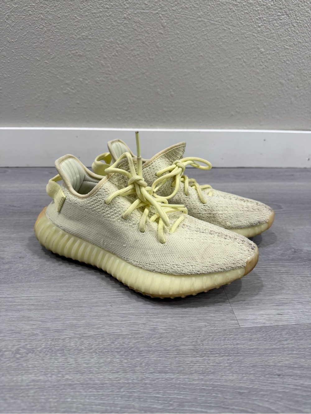 Women’s Adidas Yeezy Boost tennis shoes size 6.5 AUTHENTIC